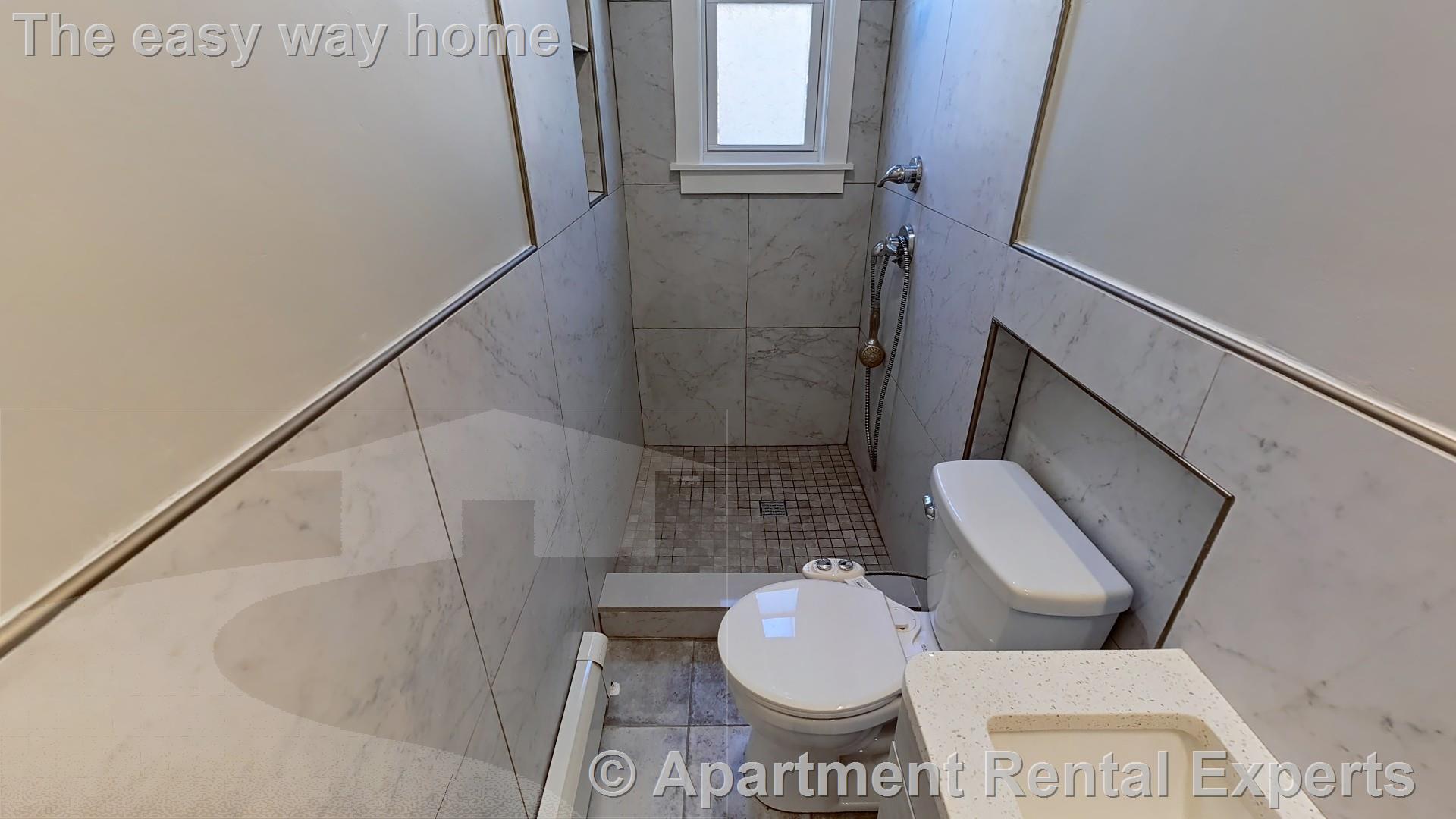 Building Photo - 254 Windsor St