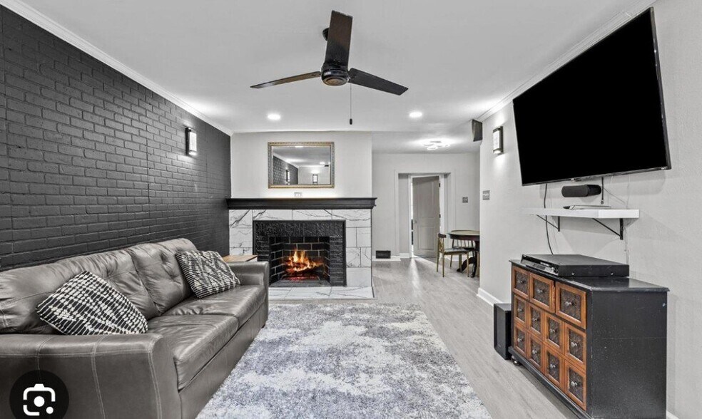 Building Photo - 7730 Arlington Ave