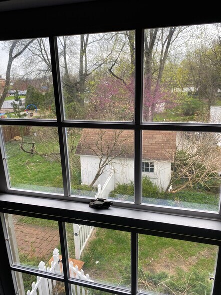 Building Photo - 22325 Fairmount Blvd