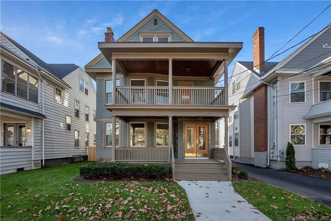 Building Photo - 928 Elm St