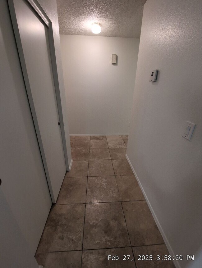 Building Photo - Welcome to your new cozy, immaculate and spacious home!