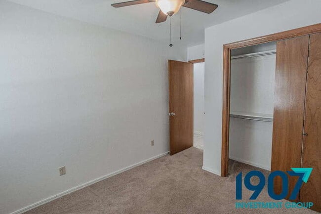 Building Photo - Beautiful 3-Bedroom Home in Yukon - Availa...