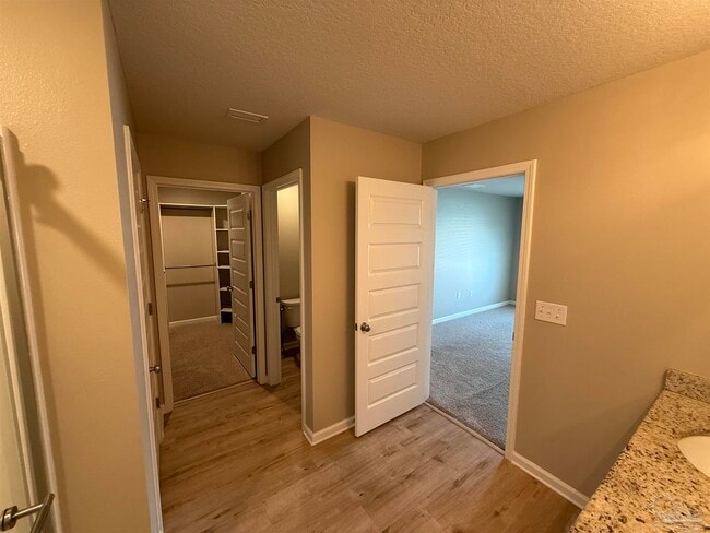 Building Photo - 4041 Whitetail Ln