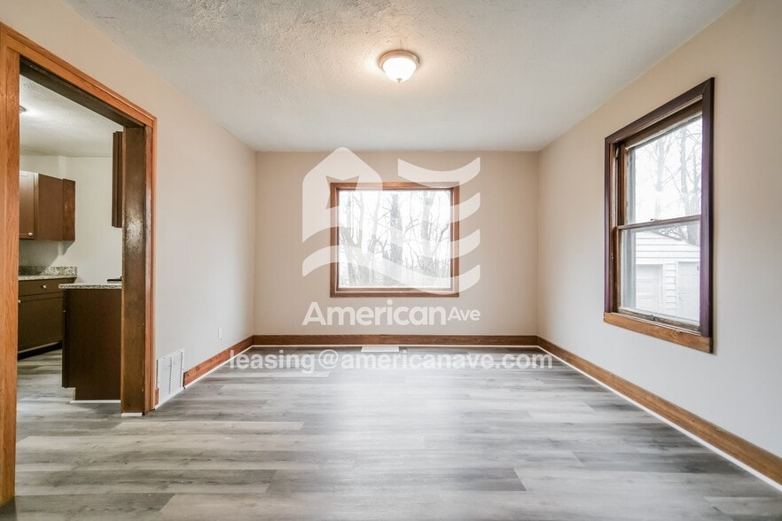 Building Photo - 247 Goodview Ave