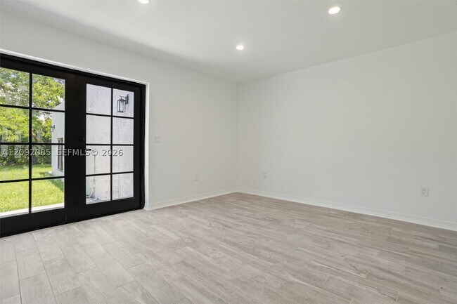 Building Photo - 434 Aragon Ave