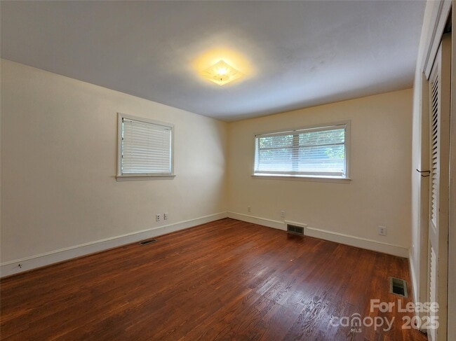 Building Photo - 7604 Shady Ln