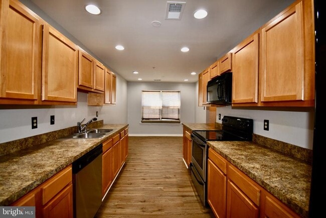 Building Photo - 11234 Hannah Way
