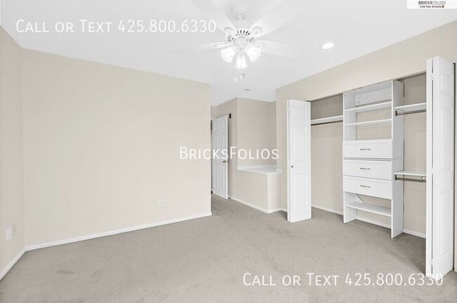 Building Photo - Prime Bellevue Location – Parkside Townhom...