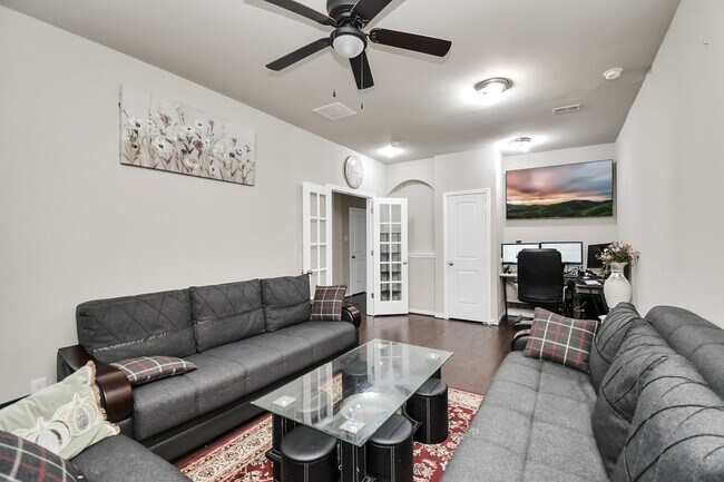 Building Photo - 8002 Mesquite Hill Ln