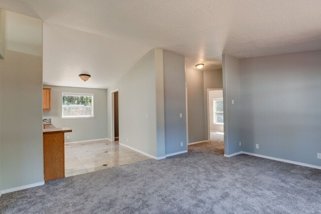 Building Photo - 811 Patmore Rd