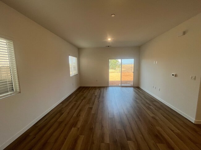 Building Photo - 12663 Ironbow Wy