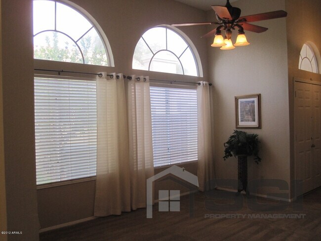 Building Photo - 1952 E Rosemonte Dr