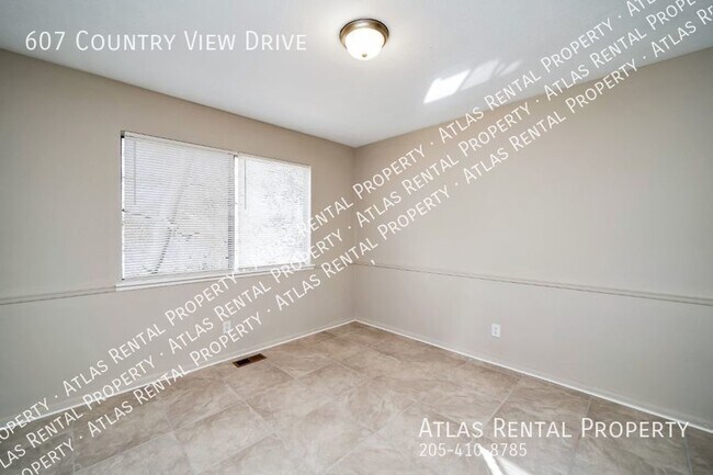 Building Photo - 607 Country View Dr NE