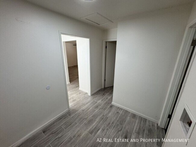 Building Photo - 1005 E Turney Ave