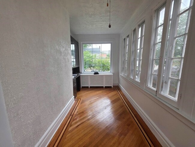 Building Photo - 86 Keer Ave