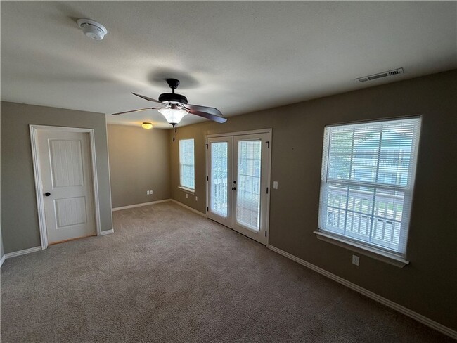 Building Photo - 537 N Keats Dr