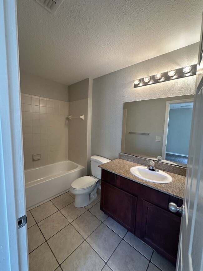 Building Photo - 3511 D'Avinci Way