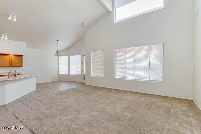 Building Photo - 6321 S 4 Peaks Pl