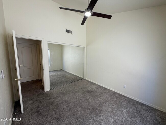 Building Photo - 15844 S 23rd Pl
