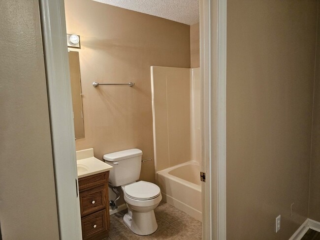 Building Photo - 56 Tulip Grove Cir