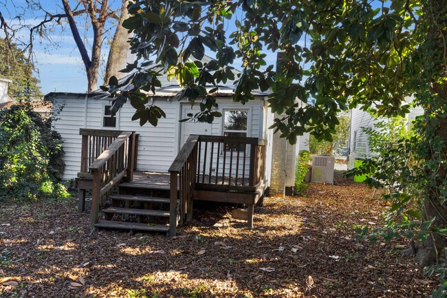 Building Photo - 607 1st Ave