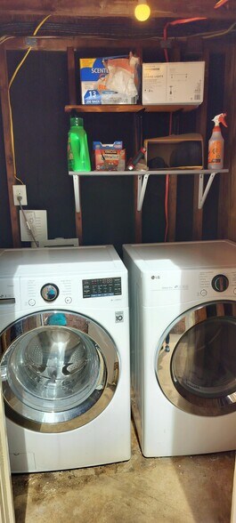 Building Photo - 6354 Old Pineville Rd