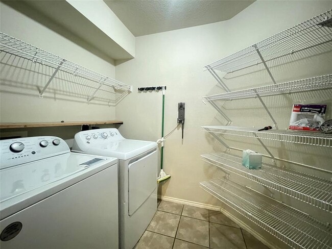 Building Photo - 3508 Blue Ridge Dr