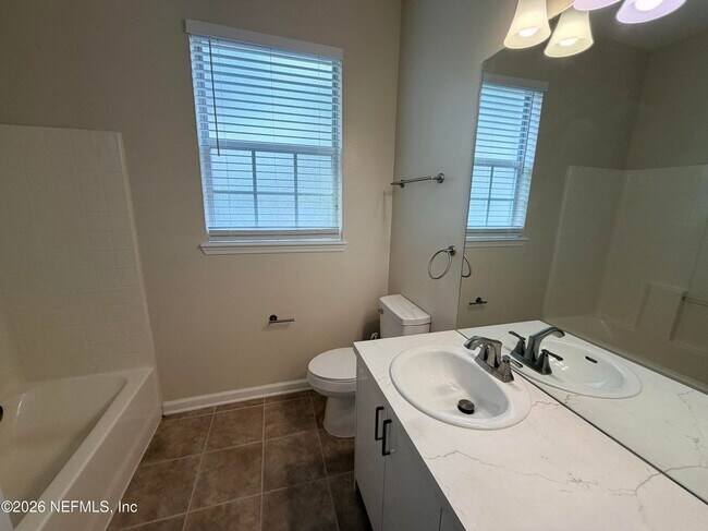 Building Photo - 7990 Baymeadows Rd E