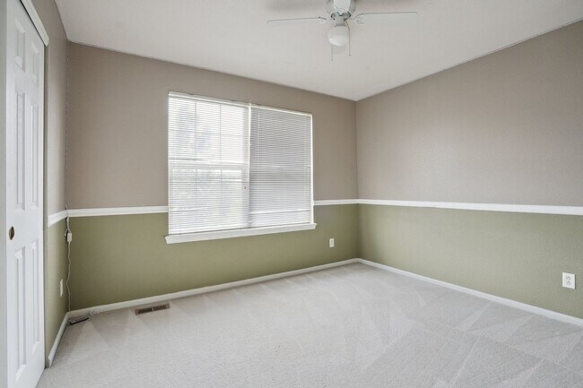 Building Photo - 4 Bedroom Single Family in Denver