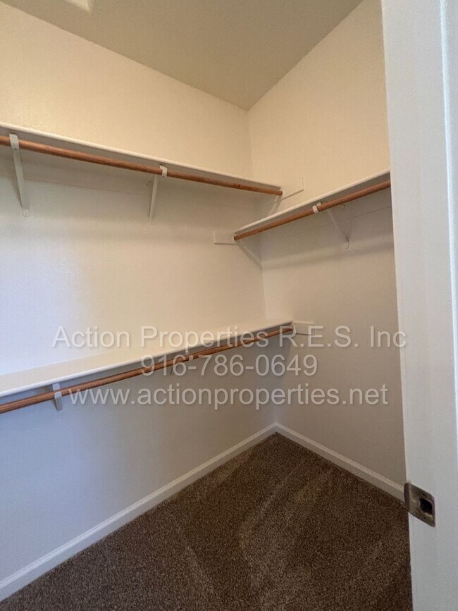 Building Photo - Action Properties Offering Immaculate Highland Reserve 4 Bedroom 2 Bath, 1581 sqft, New Paint and...