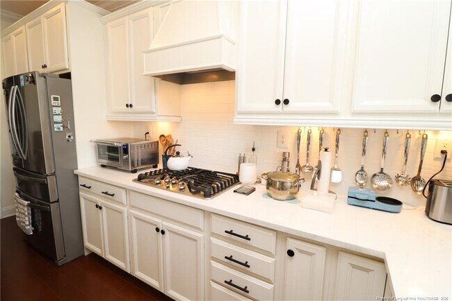 Building Photo - 556 Balsam Fir Dr