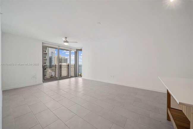 Building Photo - 2150 N Bayshore Dr