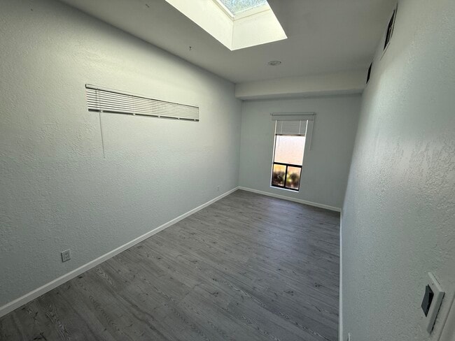 Building Photo - 1040 La Gonda Wy