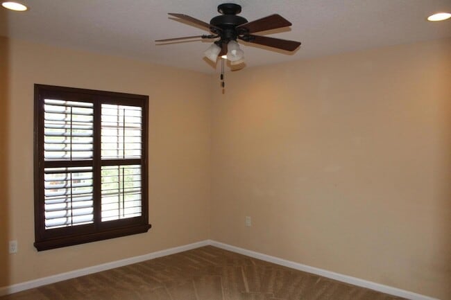 Building Photo - 7896 Picklewood Park Dr