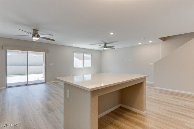 Building Photo - 9539 Wayfarer Seek Ct