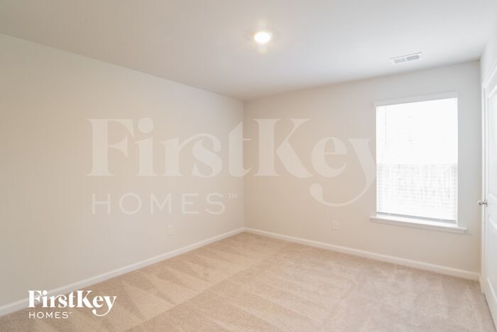 Building Photo - 348 Bering Ln