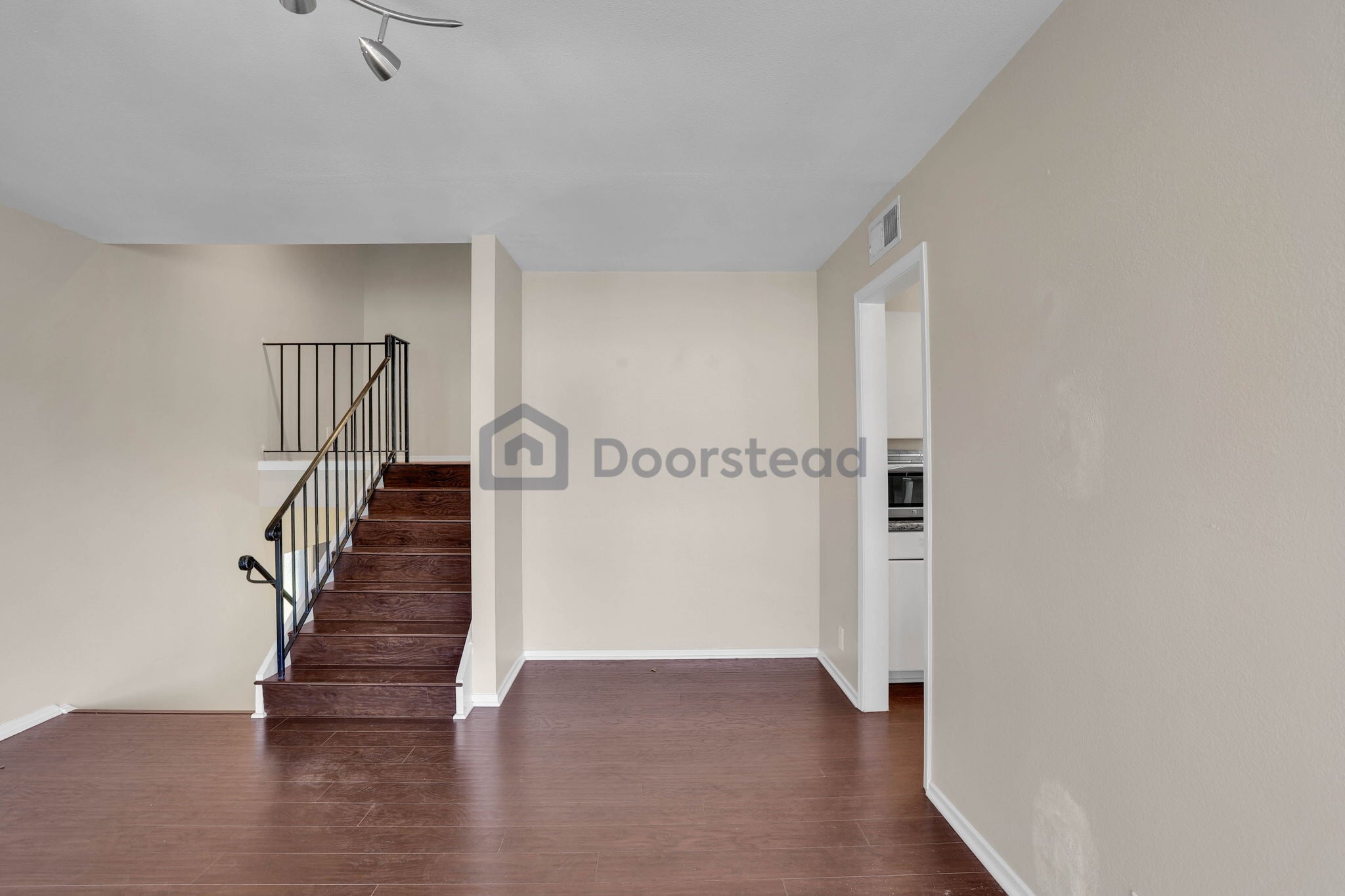 Building Photo - 2317 Eastbluff Dr