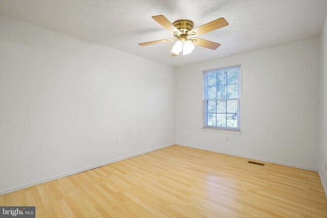 Building Photo - 6515 Field Master Dr