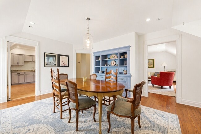 Building Photo - 235 Greenwood St