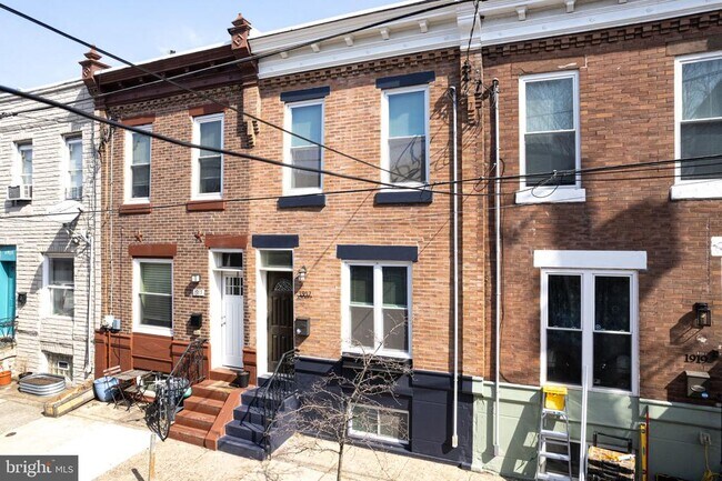 Building Photo - 1917 S Lambert St