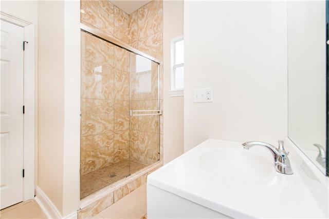 Building Photo - 1002 S Pine St