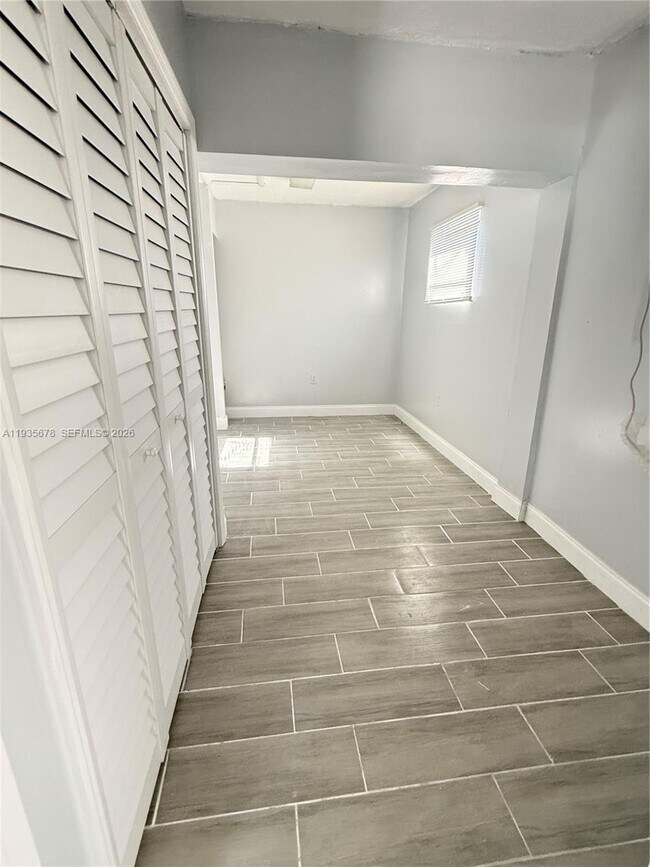 Building Photo - 1132 NW 30th Ave