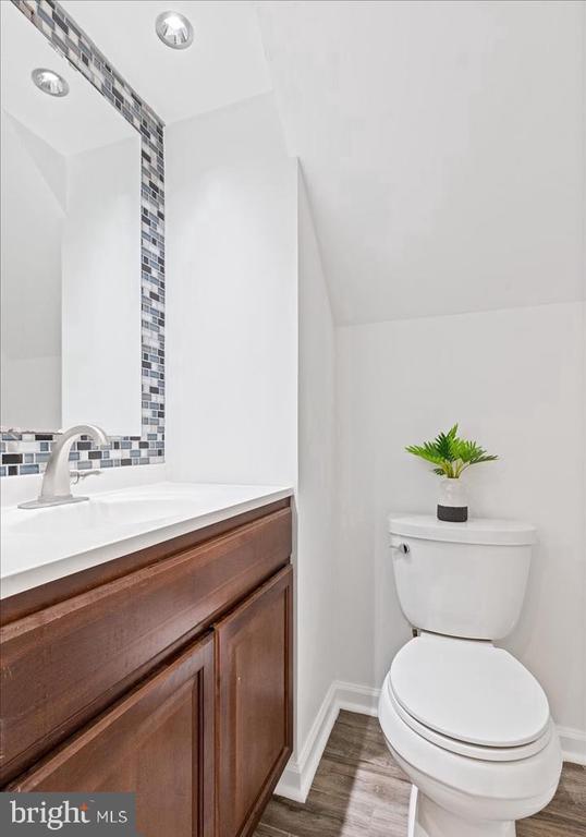 Building Photo - 514 E Lancaster Ave