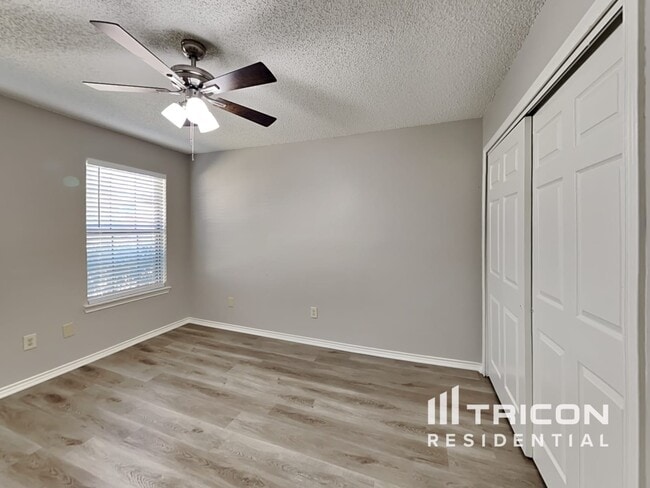 Building Photo - 2338 Weyborn Dr