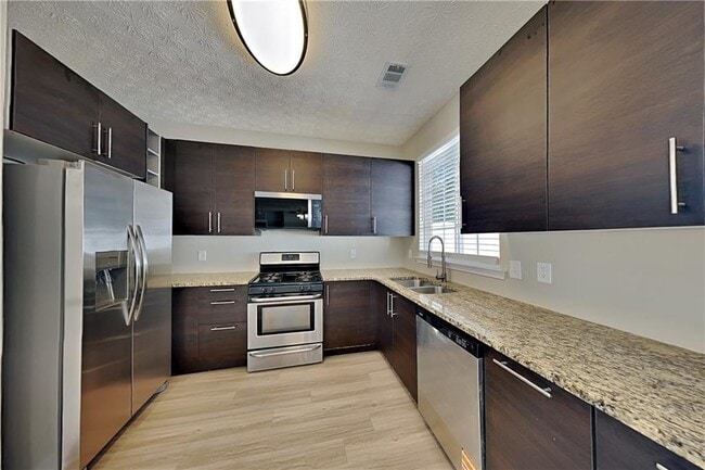 Building Photo - 274 Windcroft Ln NW