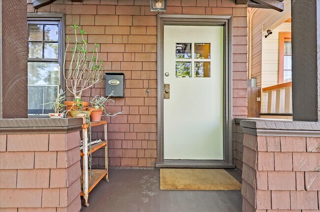 Building Photo - 21 Westall Ave