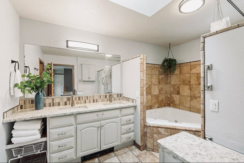 Building Photo - 124 Woodacres Dr