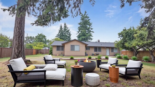 Building Photo - Charming 3BR Home with Massive Fenced in Yard