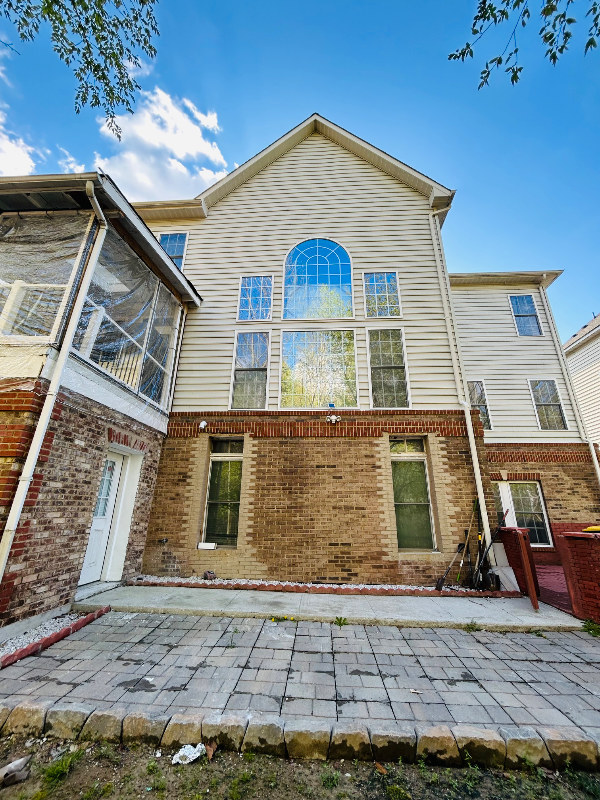 Building Photo - 15506 Symondsbury Way