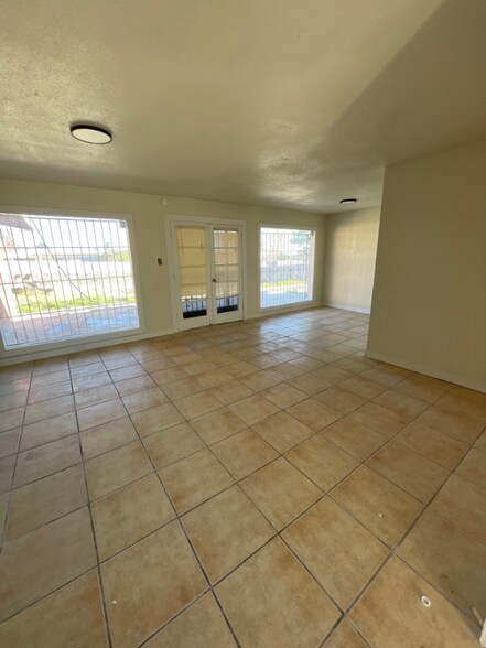 Building Photo - 3405 Olympic Ave